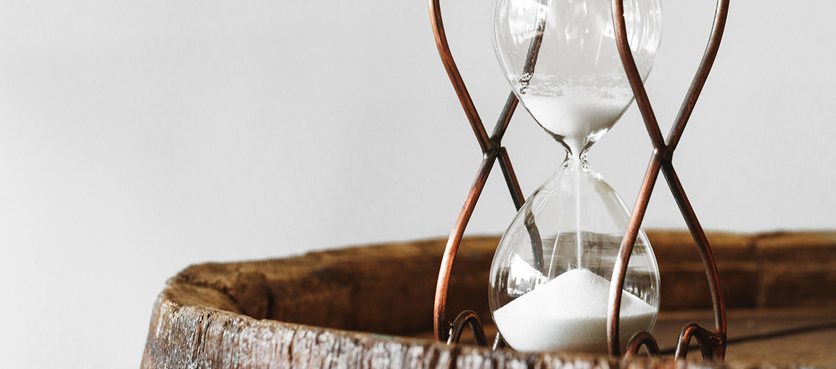 hourglass. 1. Weed Drinks Kick In Quicker Than Edibles