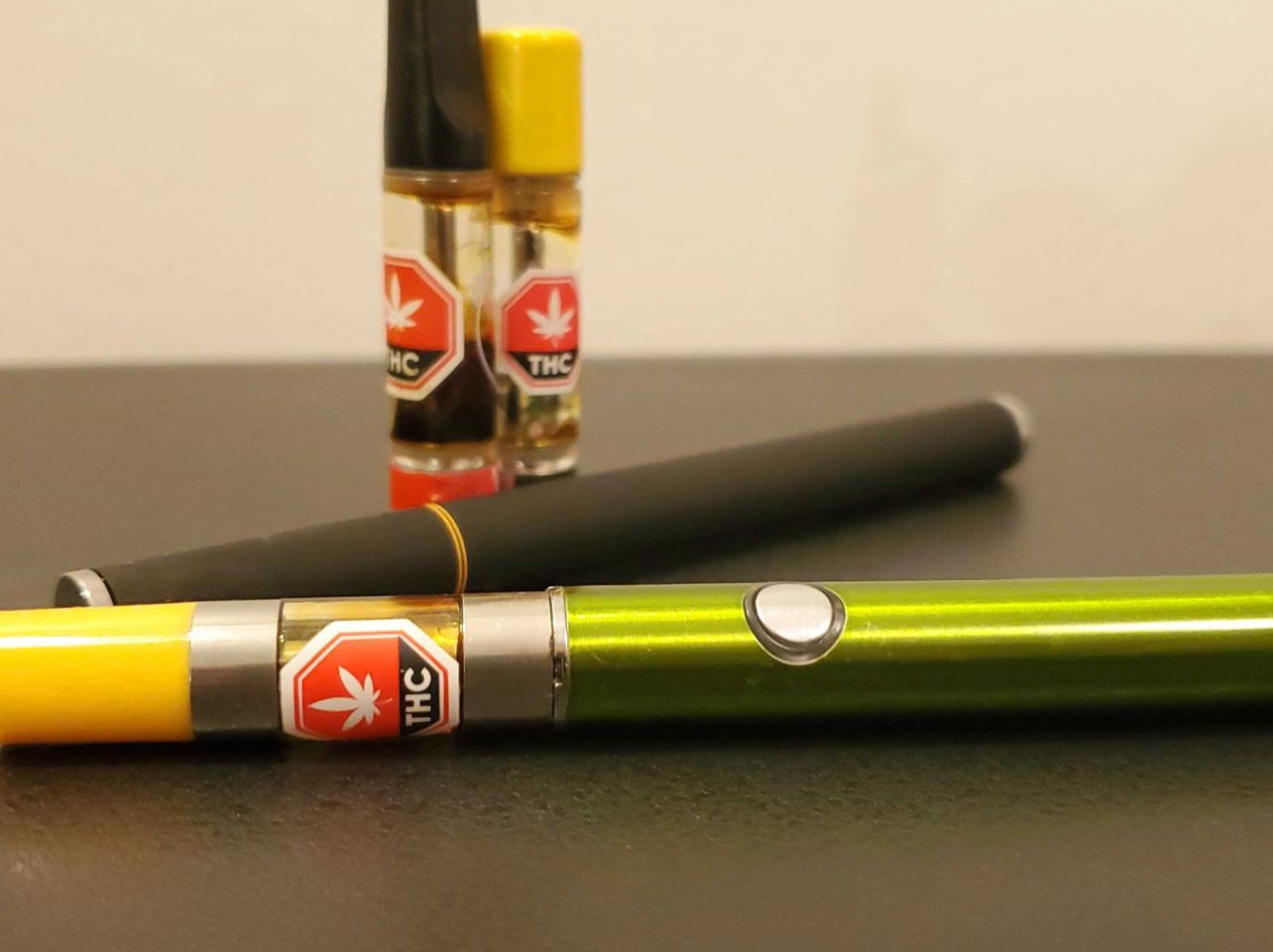 cannabis 510 vapes, disposable vapes with high thc at the 6ix Cannabis store.